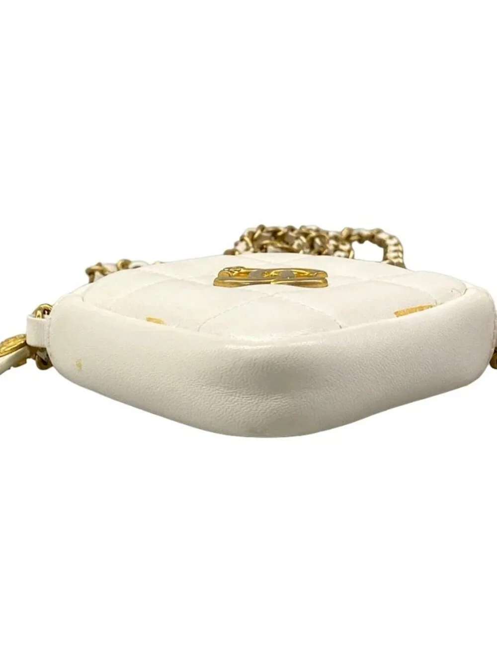 CHANEL Matelasse White Lambskin Shoulder Bag gold hardware